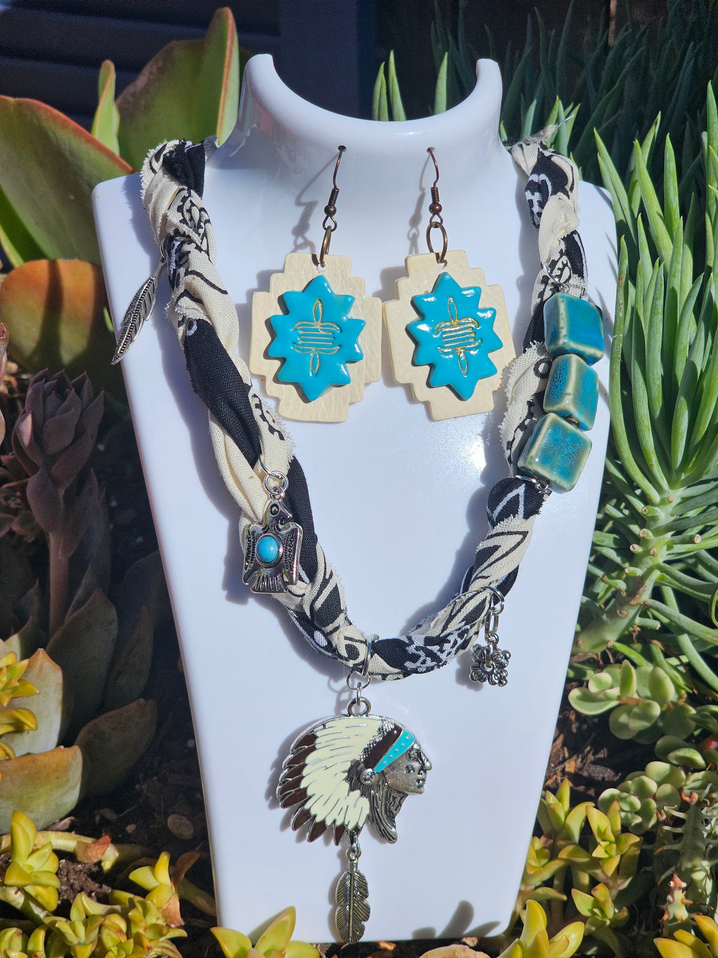 Native American Indian Pendent Bandana Necklace