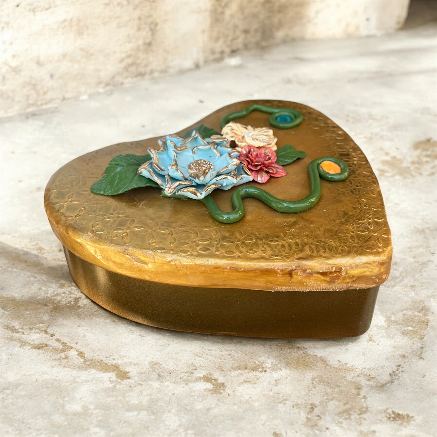 Gold Heart Tin
