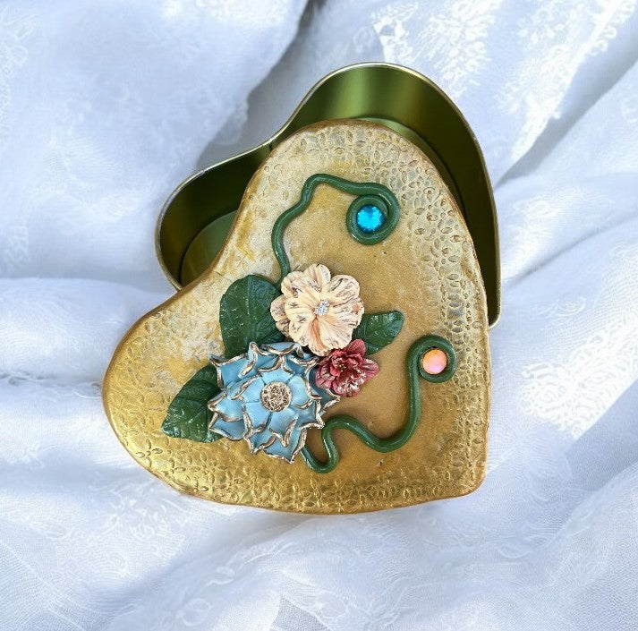 Gold Heart Tin